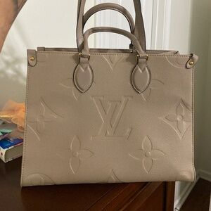 Louis Vuitton Onthego MM (Turtledove)